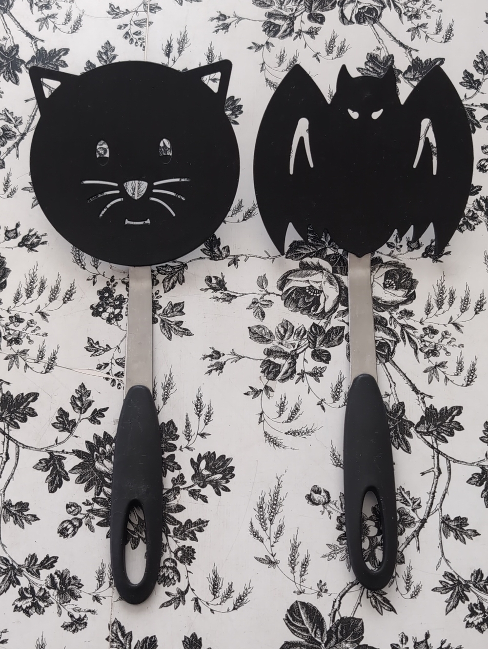 Cute Cat & Bat Silicone Spatula Set - Black